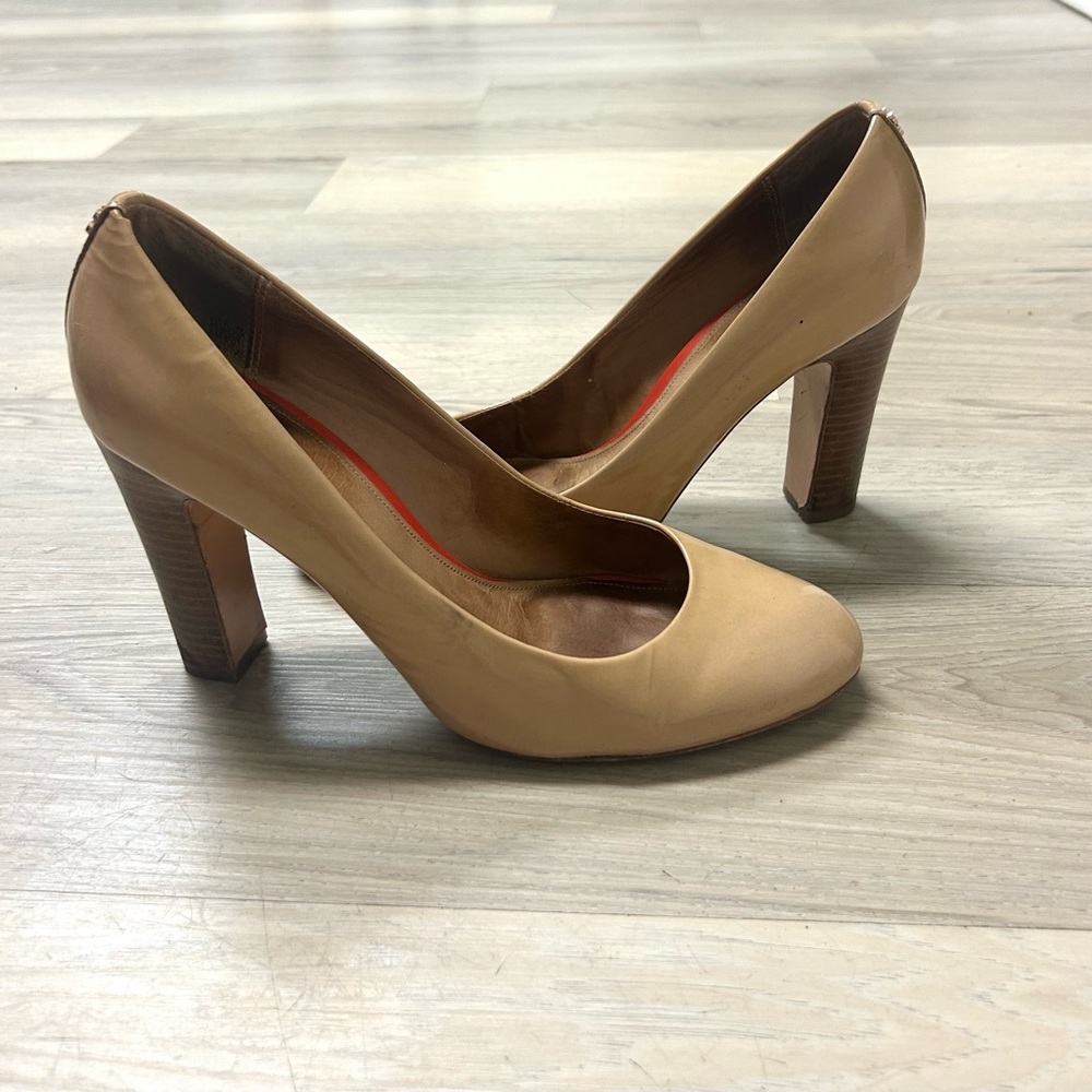 Coach Pumps Tan Patent Leather Classic Slip On Women Sz 9.5B Office Work Heels - Picture 7 of 12